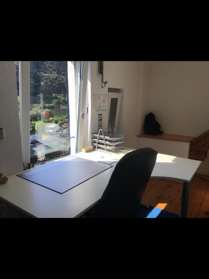 Doppelzimmer Dachgeschoss, Schnelles Wlan, Arbeitsplatz Und Garten Winningen Exterior photo